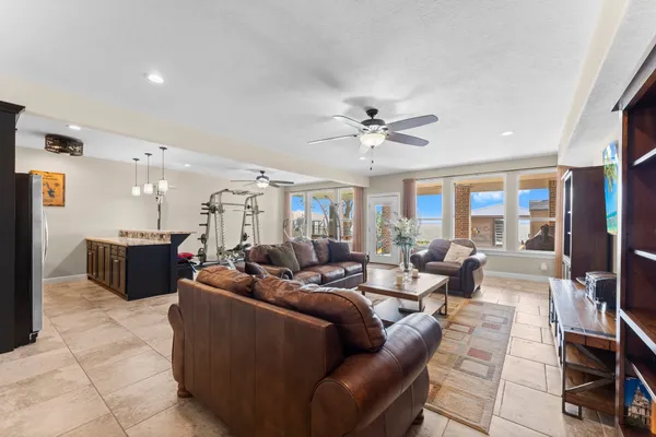 $1,199,000 | 462 Bridgelanding, Onalaska, TX 77360