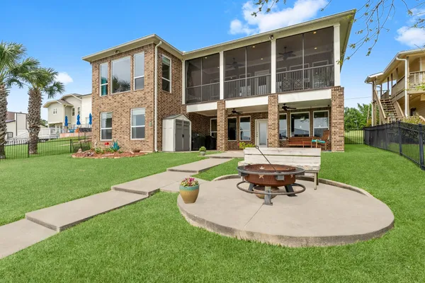 $1,199,000 | 462 Bridgelanding, Onalaska, TX 77360