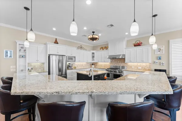 $1,199,000 | 462 Bridgelanding, Onalaska, TX 77360