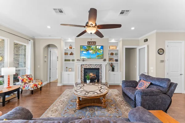 $1,199,000 | 462 Bridgelanding, Onalaska, TX 77360