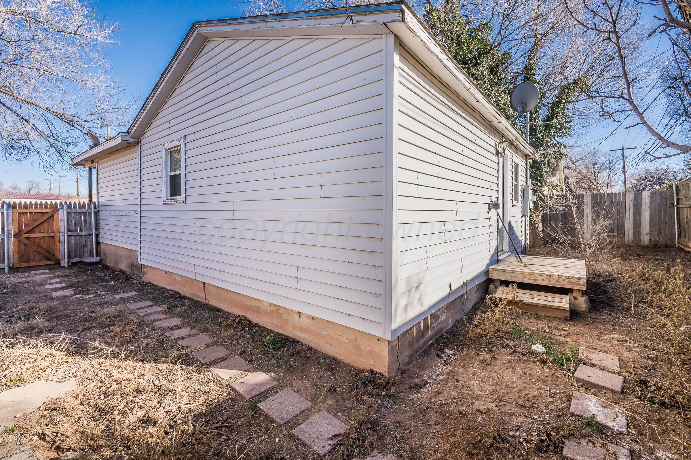 1004 Hillcrest Street Amarillo, TX 79106 - Photo 16 of 17 Back Yard-2