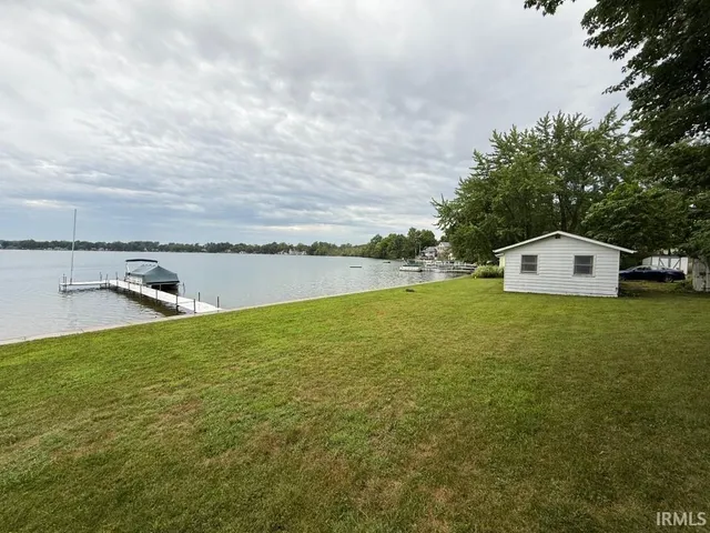 $294,900 | 7080 South 80th Street East, Wolcottville, IN 46795