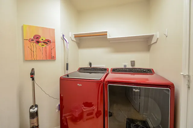 a view of an outdoor sitting area with furniture and garden