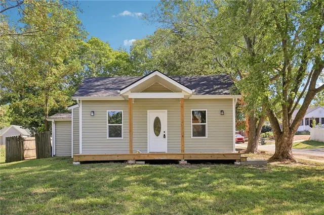 $238,500 | 609 South Lexington Street, Holden, MO 64040