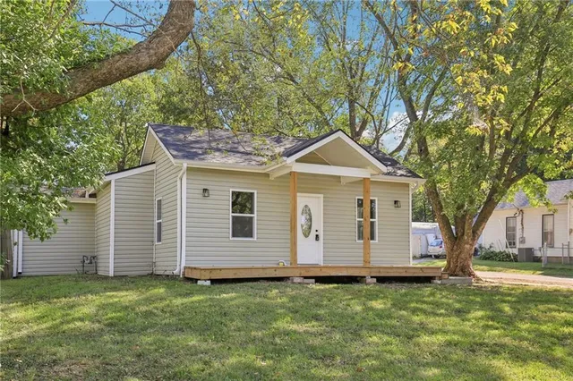 $238,500 | 609 South Lexington Street, Holden, MO 64040