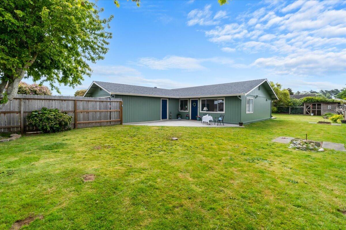 1382 Bates Road McKinleyville, CA 95519 - Photo 4 of 24