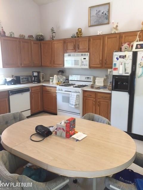 2916 Michigan Road Port Huron, MI 48060 - Photo 9 of 18 31318298-8.JPG