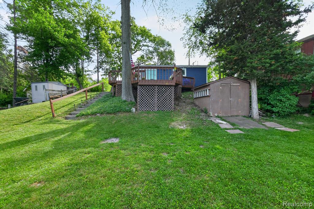 1717 Triangle Lake Road Howell, MI 48843 - Photo 15 of 58