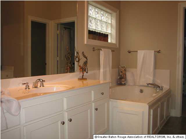 2222 Spring Pointe Drive Baton Rouge, LA 70810 - Photo 7 of 12 Gallery Image 7