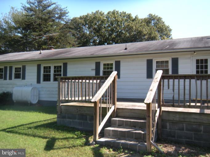 6015 Cracklingtown Road Hughesville, MD 20637 - Photo 4 of 18 Exterior (Rear)