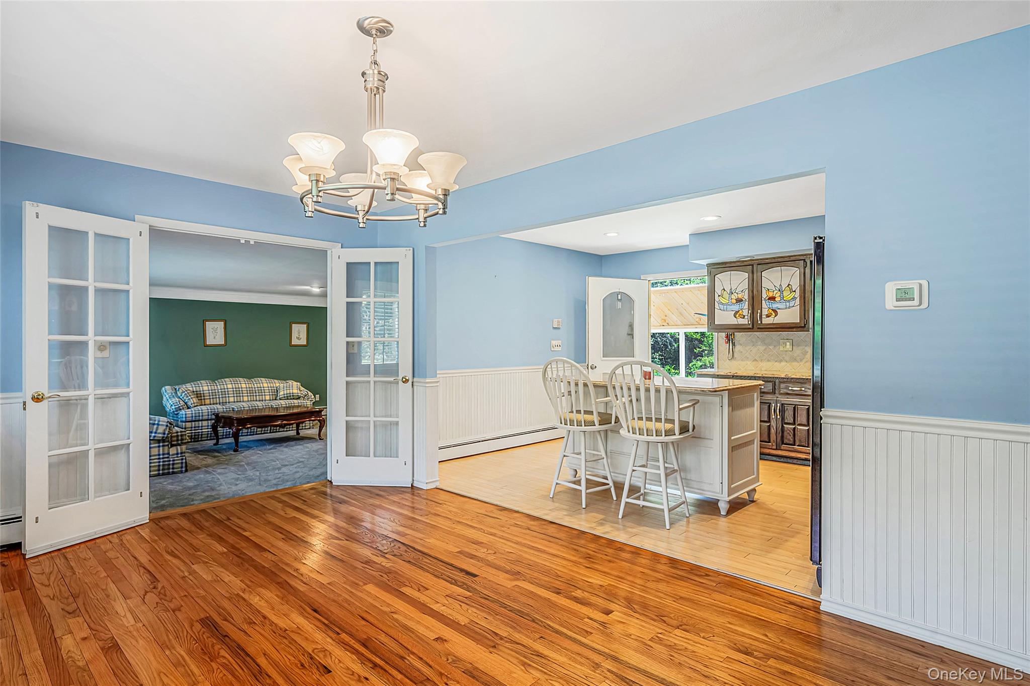 376 South Country Road East Patchogue, NY 11772 - Photo 6 of 36