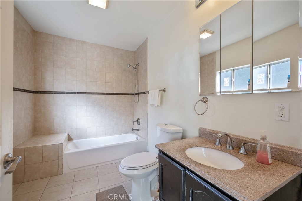 1037 South Tajauta Avenue Compton, CA 90220 - Photo 20 of 35 Bathroom 2 (Connected to Bedroom 3)