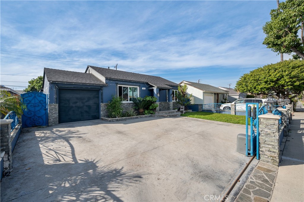 1037 South Tajauta Avenue Compton, CA 90220 - Photo 2 of 35 Front