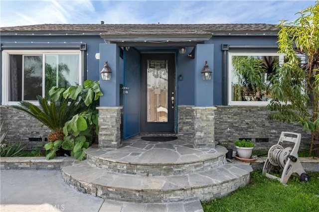 $829,900 | 1037 South Tajauta Avenue, Compton, CA 90220