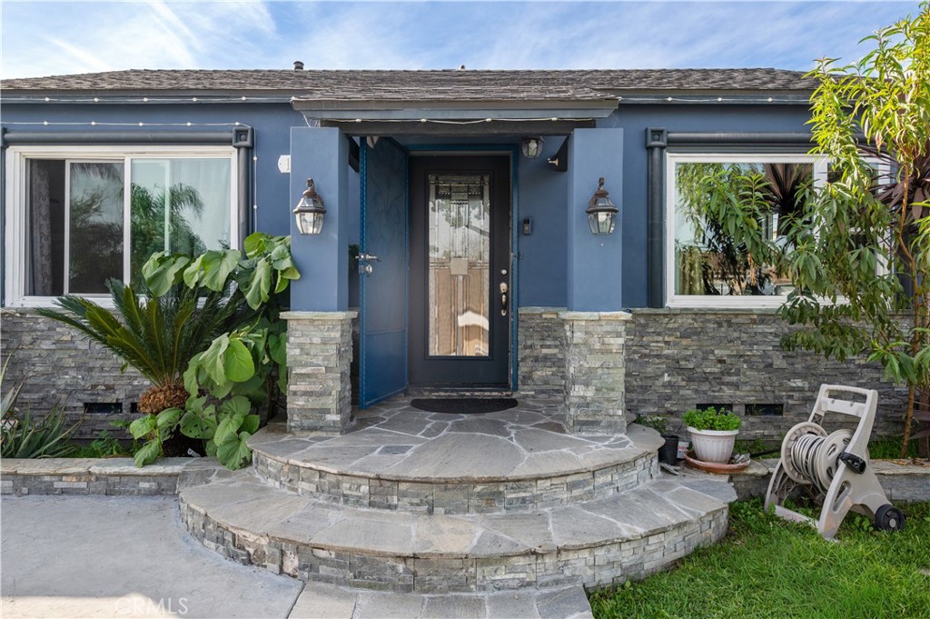 1037 South Tajauta Avenue Compton, CA 90220 - Photo 6 of 35 Front Door
