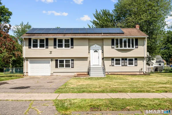 $499,000 | 70 Ridge Crest Circle, Wethersfield, CT 06109