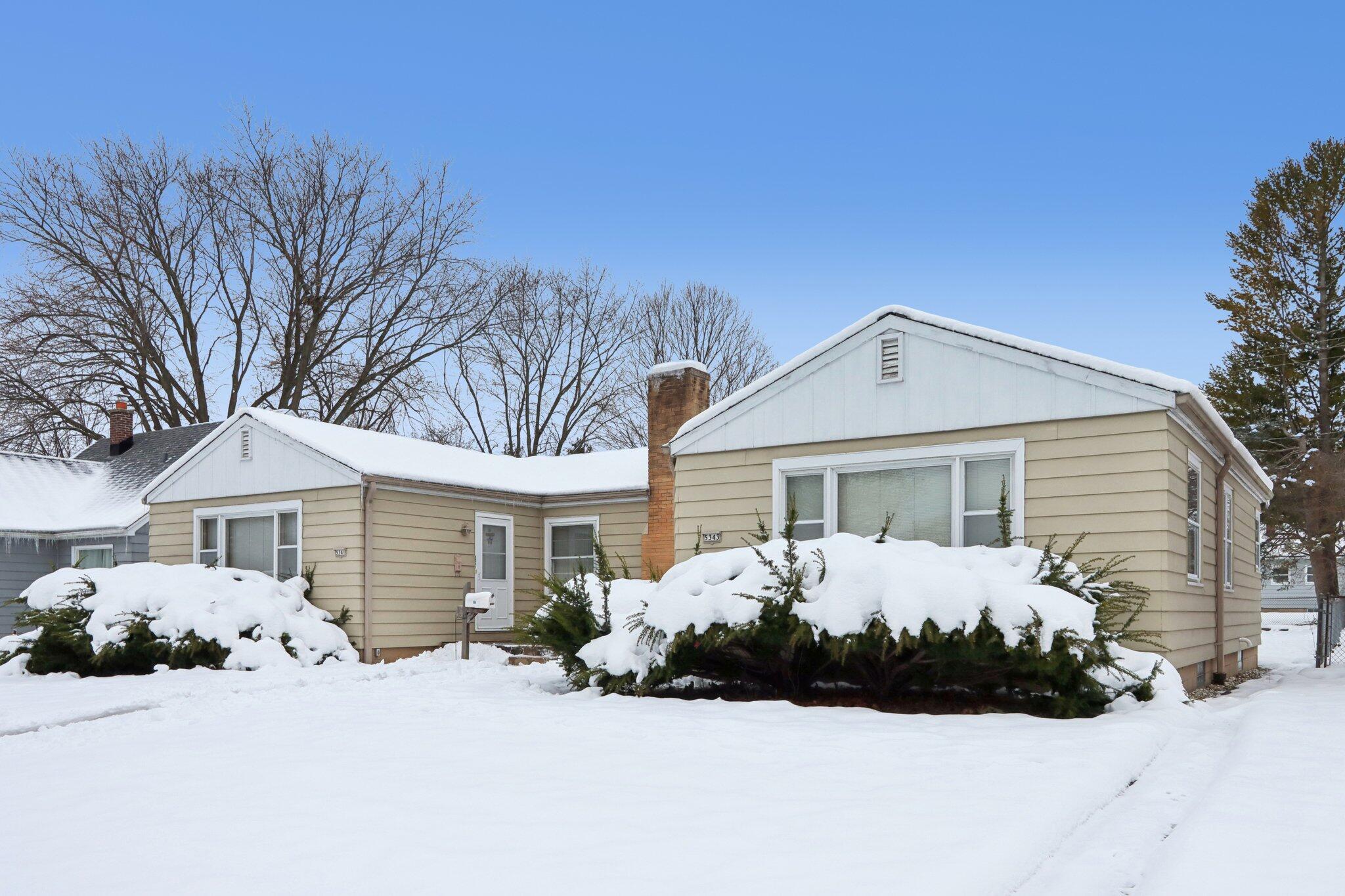 5341 North 49th Street, Unit 5343 Milwaukee, WI 53218 - Photo 4 of 50 7-web-or-mls-N 49th St 5343-S1112-007