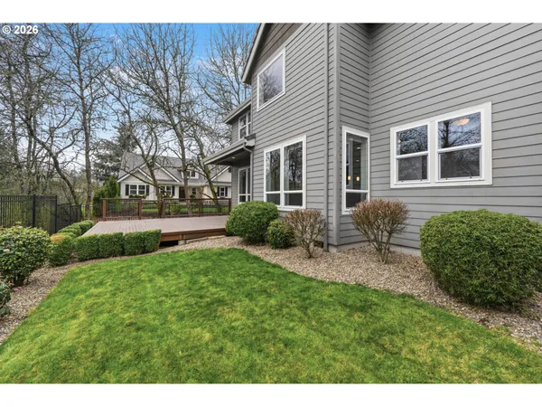 $915,000 | 1930 Sterling Park Place, Eugene, OR 97408