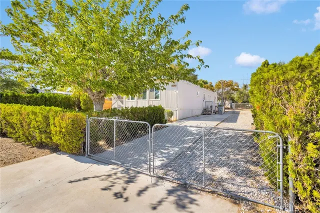 $265,000 | 19242 Westlawn Street, Hesperia, CA 92345