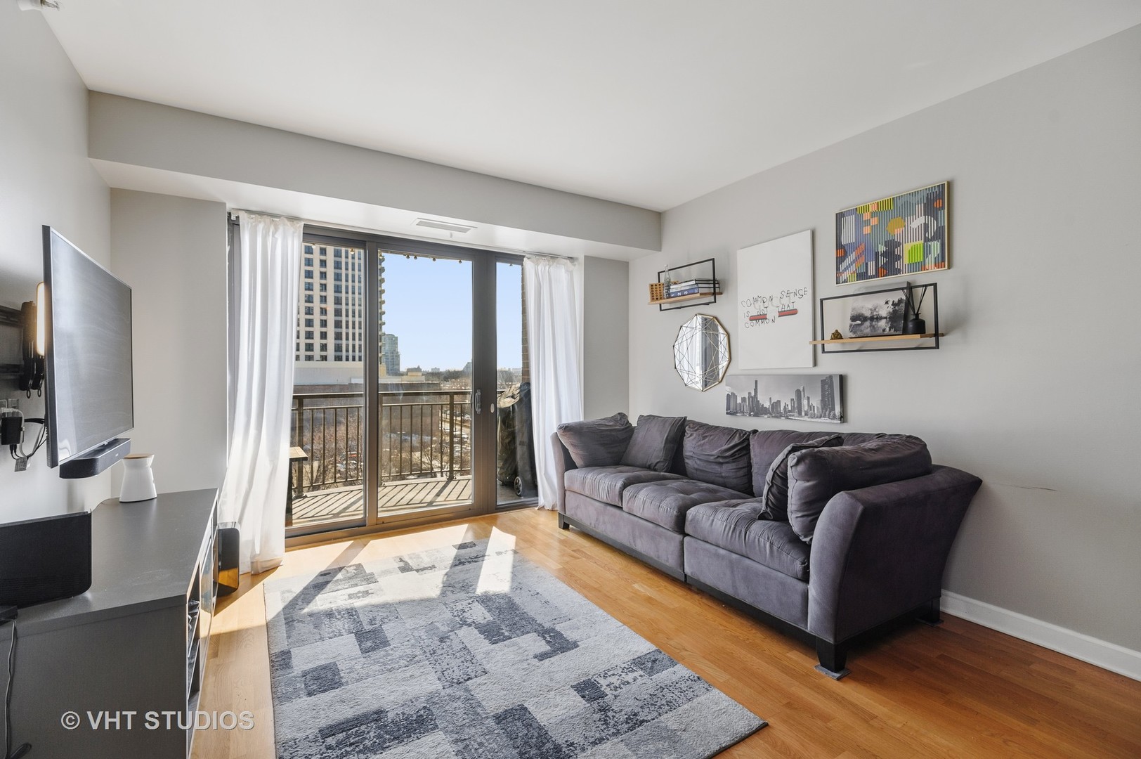 1155 South State Street, Unit C504 Chicago, IL 60605 - Photo 2 of 14