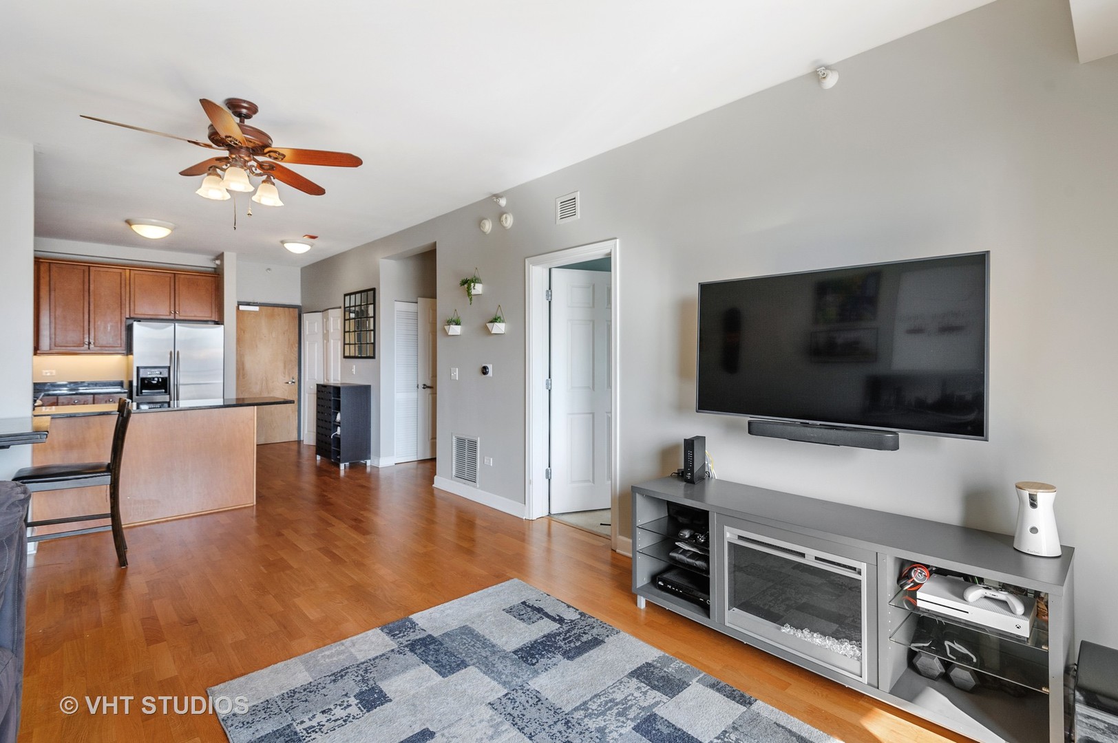 1155 South State Street, Unit C504 Chicago, IL 60605 - Photo 4 of 14