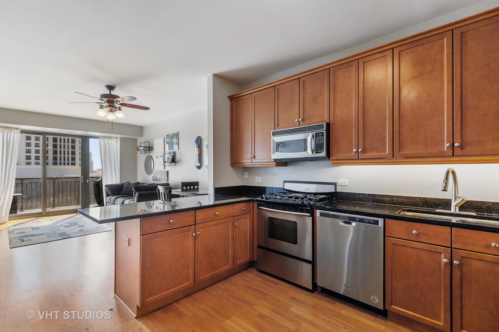 1155 South State Street, Unit C504 Chicago, IL 60605 - Photo 7 of 14