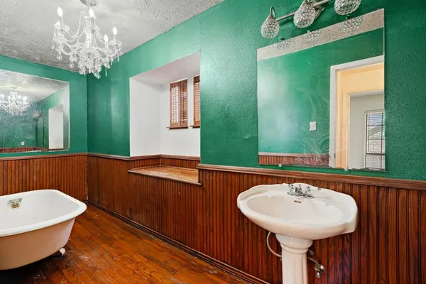 $249,900 | 835 39th Street Southeast, Paris, TX 75462