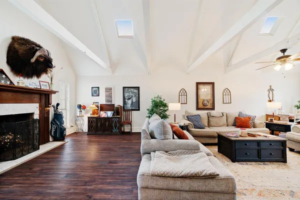 $249,900 | 835 39th Street Southeast, Paris, TX 75462