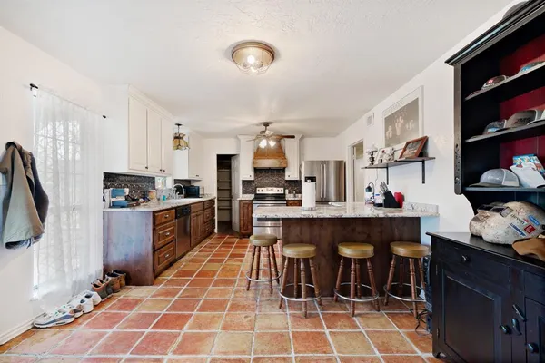 $249,900 | 835 39th Street Southeast, Paris, TX 75462