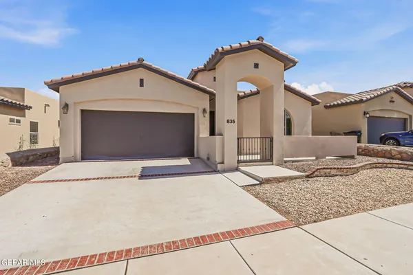 $315,950 | 835 Bronze Hill Avenue, Santa Teresa, NM 88008