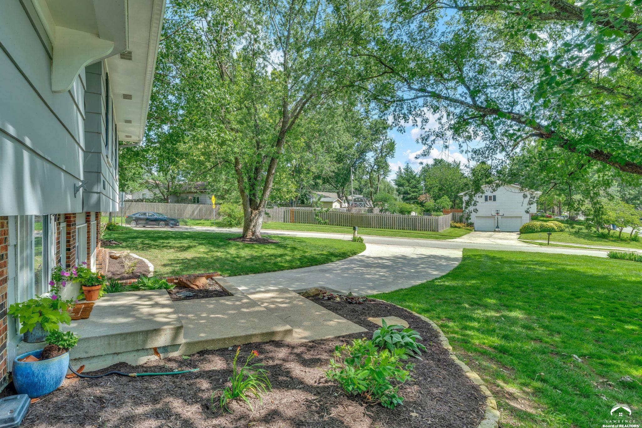 3428 Trail Road Lawrence, KS 66049 - Photo 6 of 48