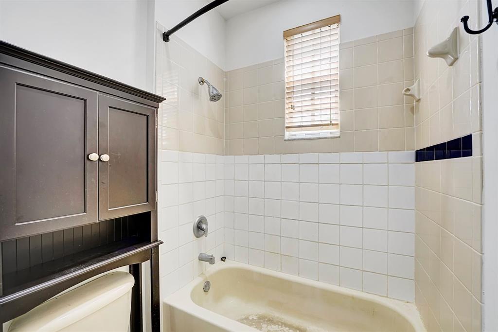 454 Southwest 147th Avenue, Unit 4601 Pembroke Pines, FL 33027 - Photo 24 of 45 a bathroom with a bathtub and a shower