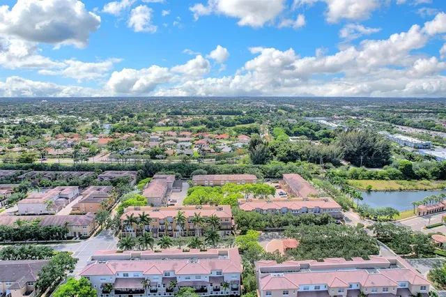 $445,000 | 454 Southwest 147th Avenue, Unit 4601, Pembroke Pines, FL 33027