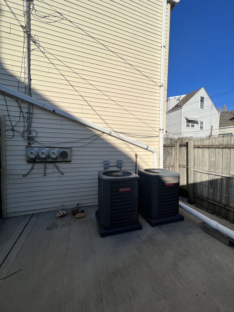 4533 South Richmond Street, Unit 2 Chicago, IL 60632 - Photo 6 of 7 a view of a terrace