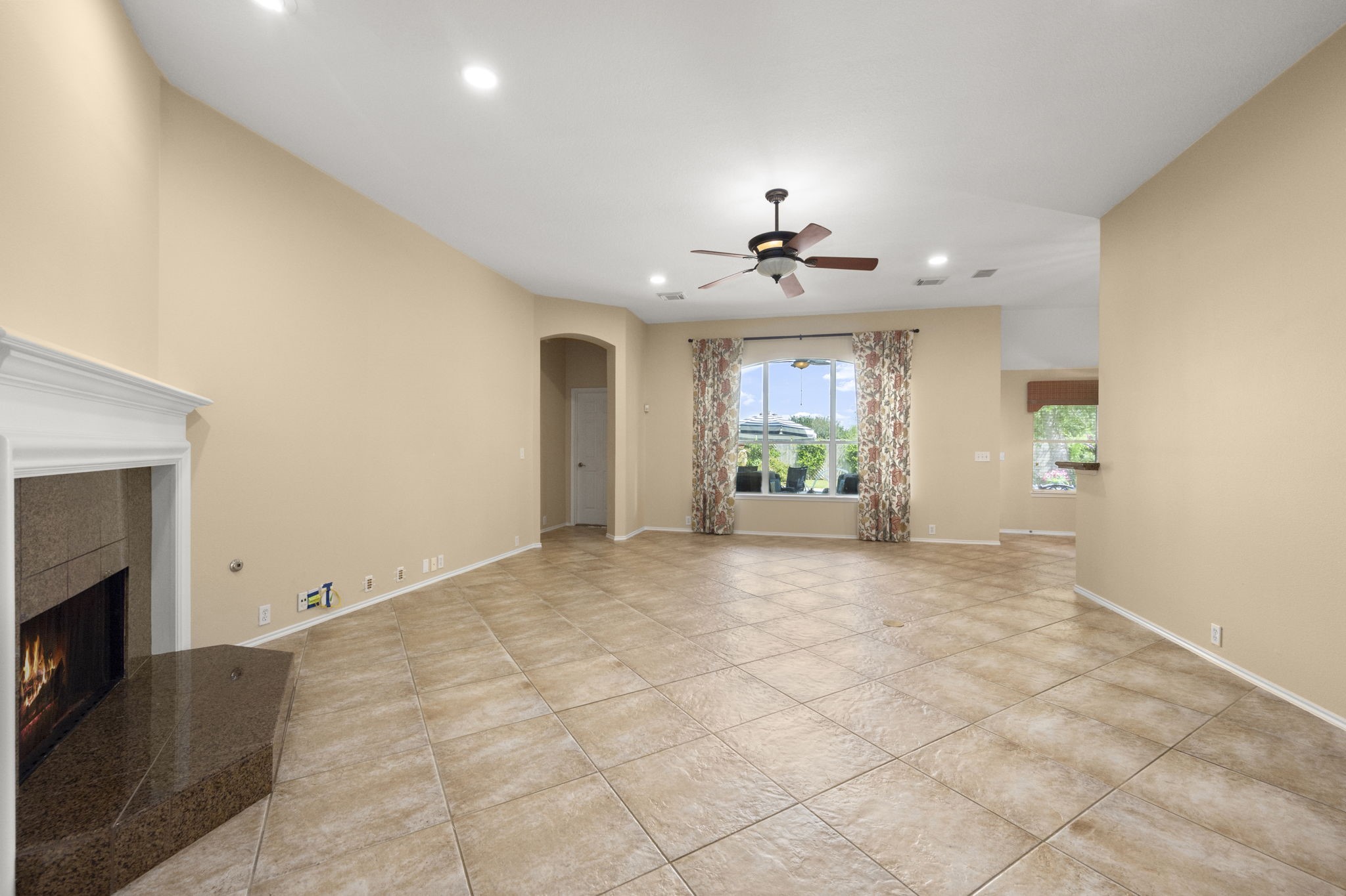 2007 Louetta Spring Drive Spring, TX 77388 - Photo 12 of 50 Open and inviting, the family room flows effortlessly into the kitchen and breakfast area, making entertaining family and friends a breeze.