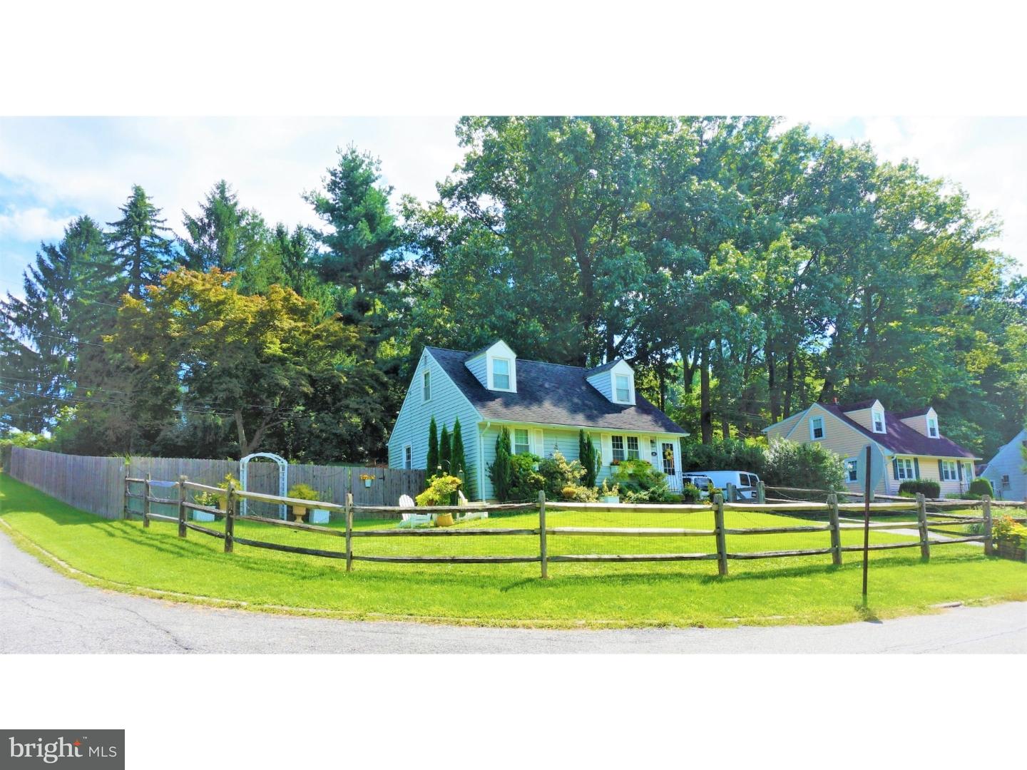 44 Fahnestock Road Malvern, PA 19355 - Photo 2 of 14 Front Yard