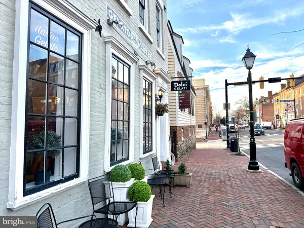 $1,250,000 | 216 North Pitt Street, Alexandria, VA 22314