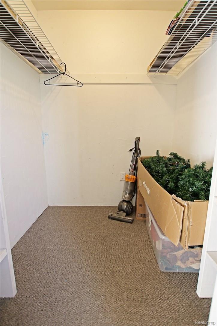 3818 Mels Road Metamora, MI 48455 - Photo 13 of 53 13) Lower Level Bedroom Closet.jpg