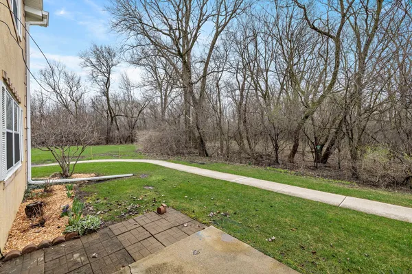 $184,900 | 1168 Greenwood Circle, Unit 1168, Woodstock, IL 60098