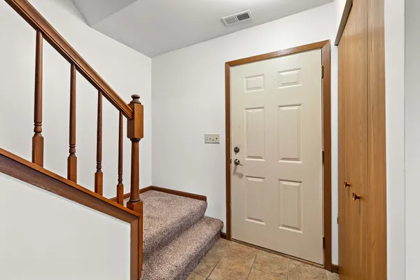 $184,900 | 1168 Greenwood Circle, Unit 1168, Woodstock, IL 60098