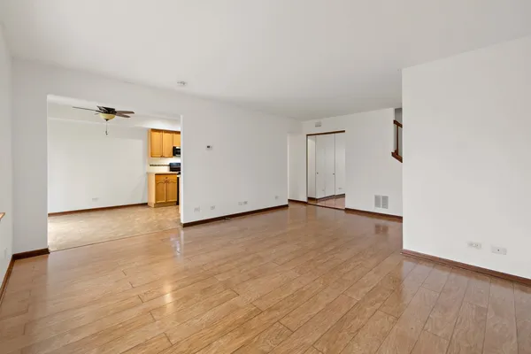 $184,900 | 1168 Greenwood Circle, Unit 1168, Woodstock, IL 60098