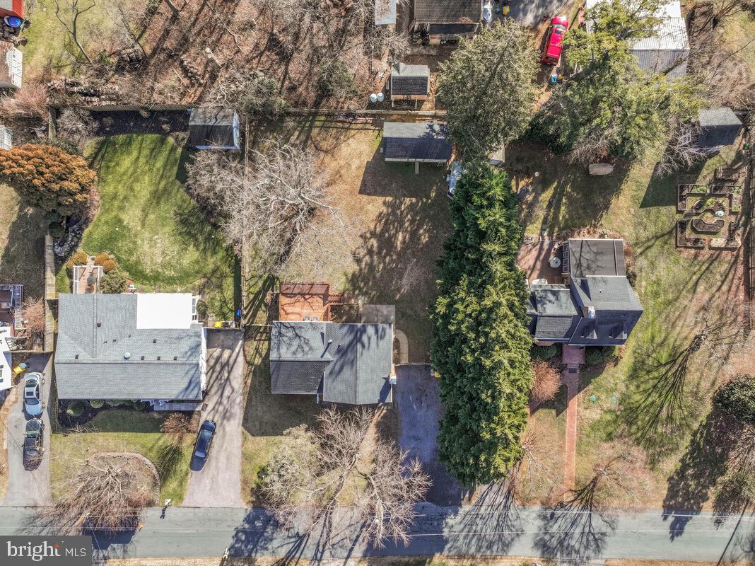 735 Whitehall Beach Road Annapolis, MD 21409 - Photo 33 of 35 an aerial view of residential houses with outdoor space