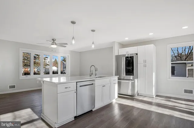 $650,000 | 735 Whitehall Beach Road, Annapolis, MD 21409