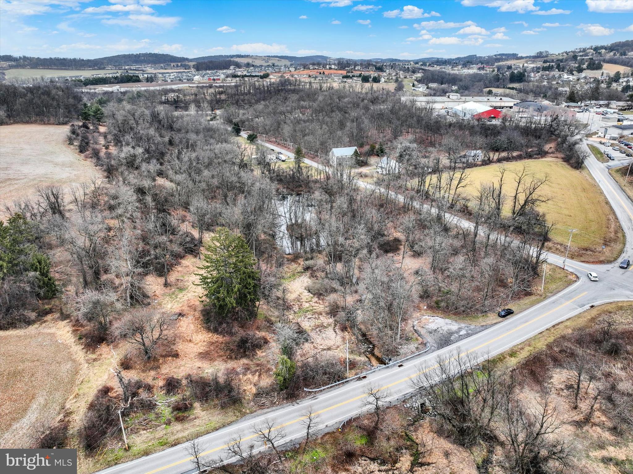 695 Oak Road Dallastown, PA 17313 - Photo 3 of 17 a view of a city