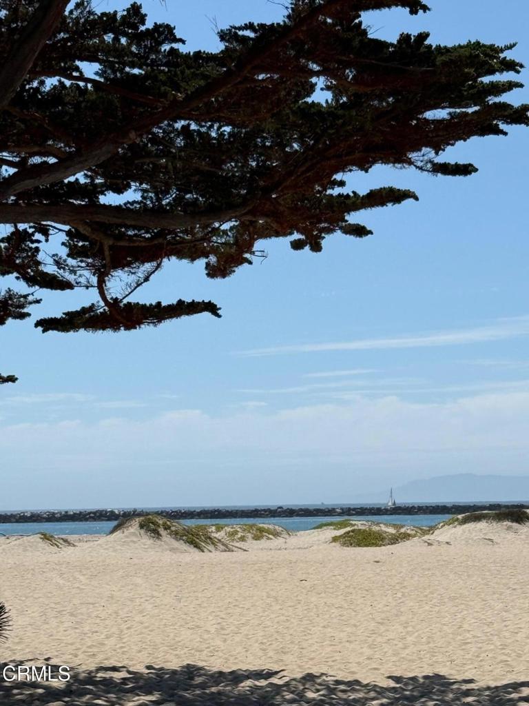 920 Catamaran Street Oxnard, CA 93035 - Photo 9 of 17