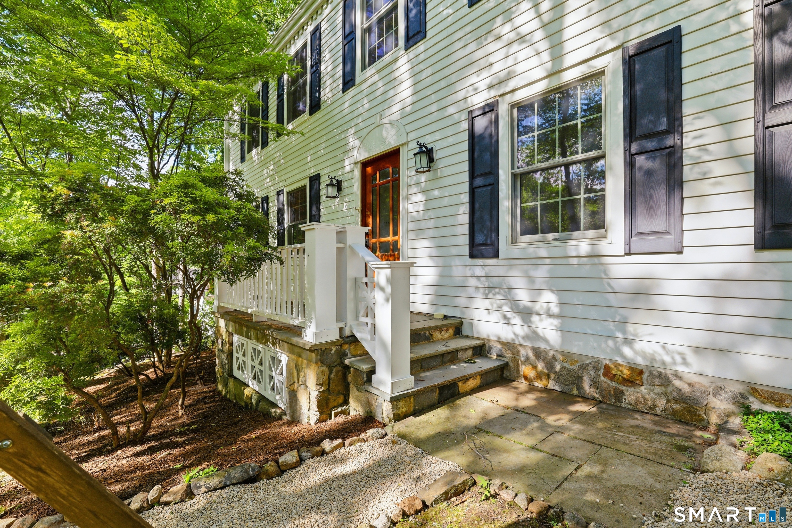 156 West Haviland Lane Stamford, CT 06903 - Photo 2 of 29