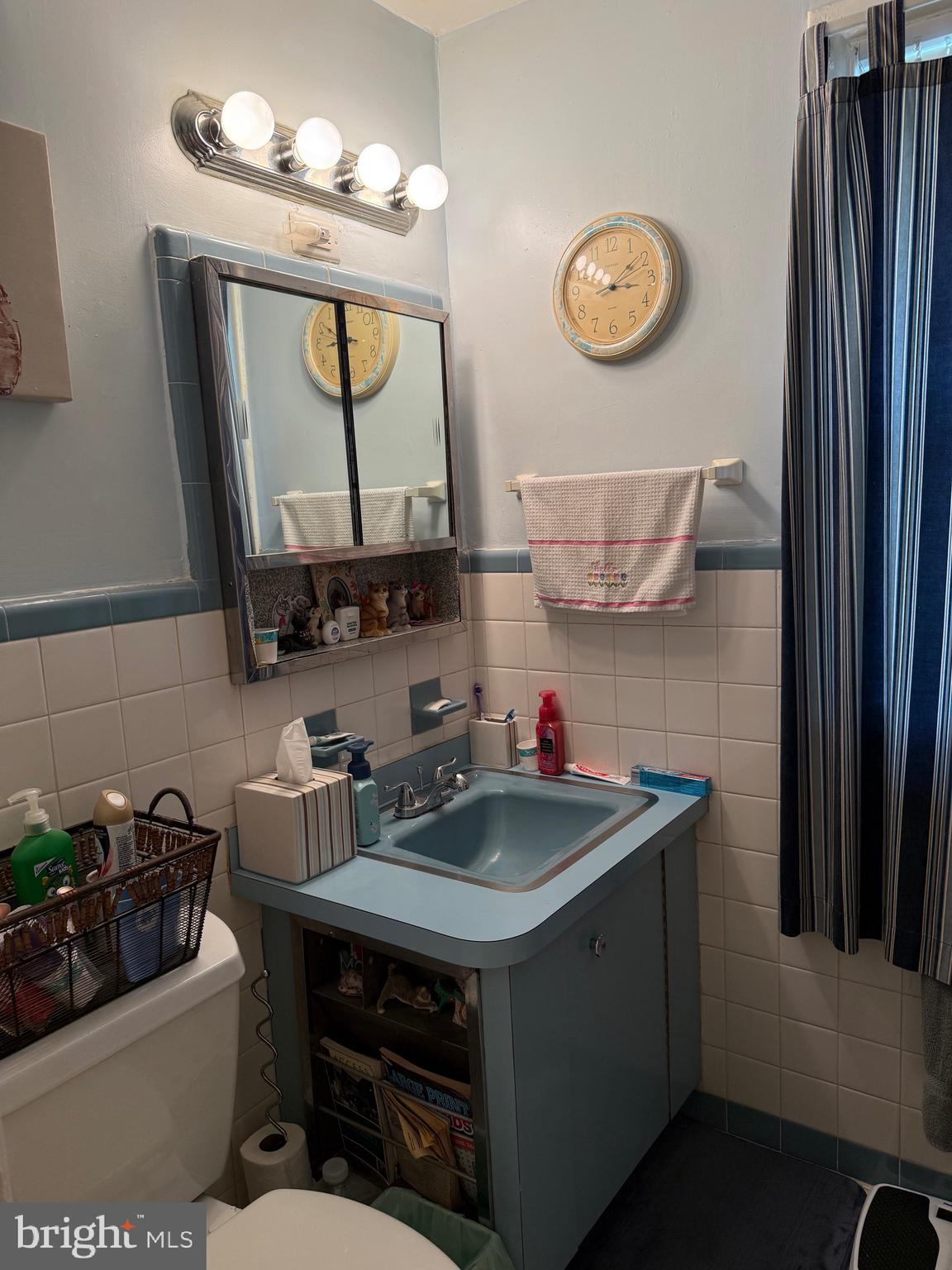 1145 Morefield Road Philadelphia, PA 19115 - Photo 18 of 31 Hall 3 Piece Bath