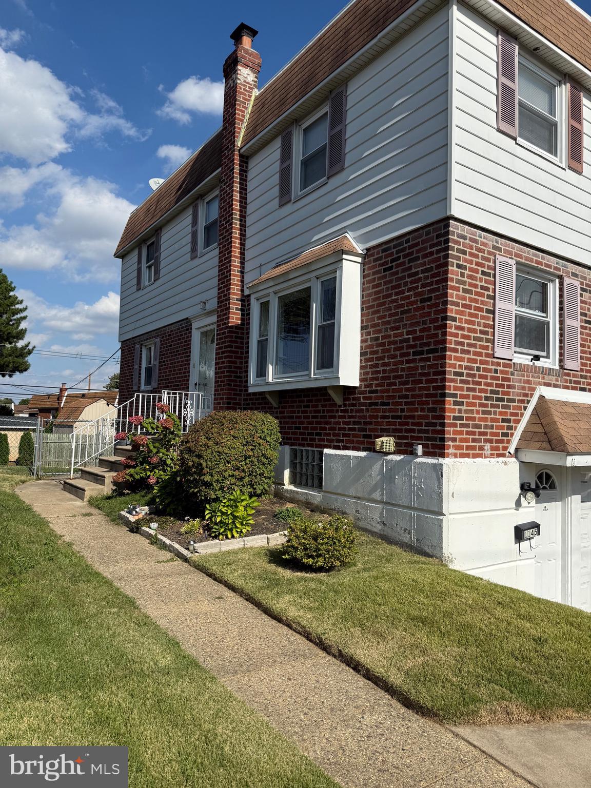 1145 Morefield Road Philadelphia, PA 19115 - Photo 3 of 31 Side View