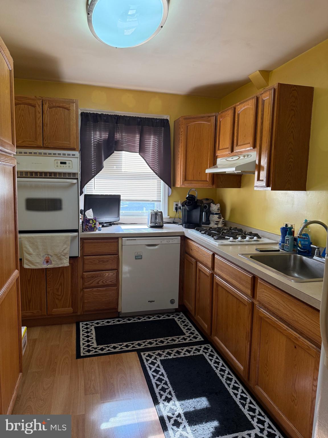 1145 Morefield Road Philadelphia, PA 19115 - Photo 10 of 31 Kitchen