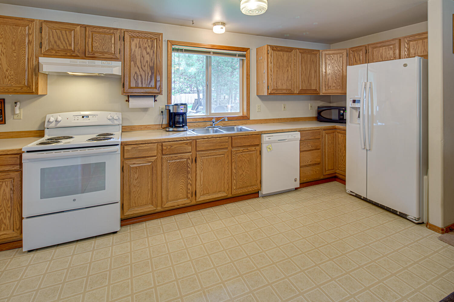 56256 Eider Road Bend, OR 97707 - Photo 6 of 29 56256-034